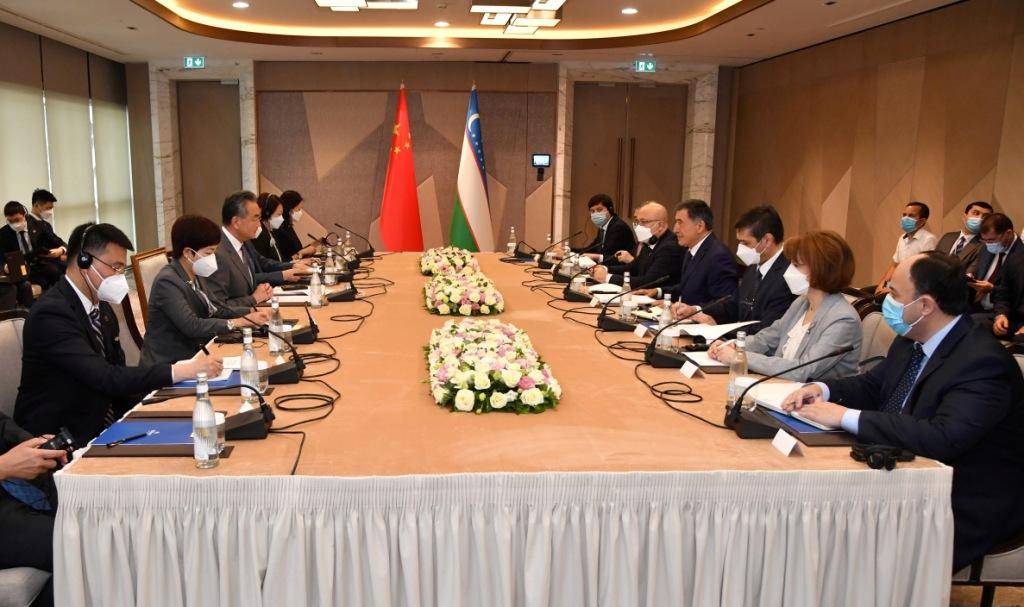 Переговоры глав МИД Китая и Узбекистана
