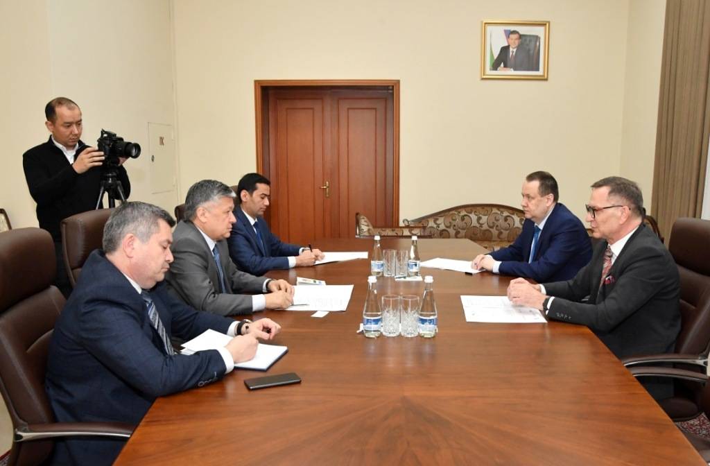 Переговоры посла Украины в Узбекистане Николая Дорошенко и заместителя главы МИД республики Бахрома Аълоева в Ташкенте
